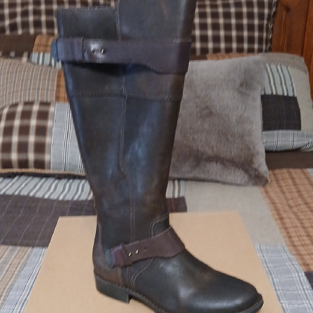 NEW! UGG Women's Black Winter Boots